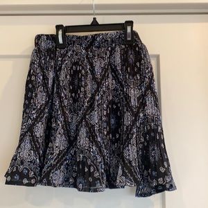 NWT S pleated skirt